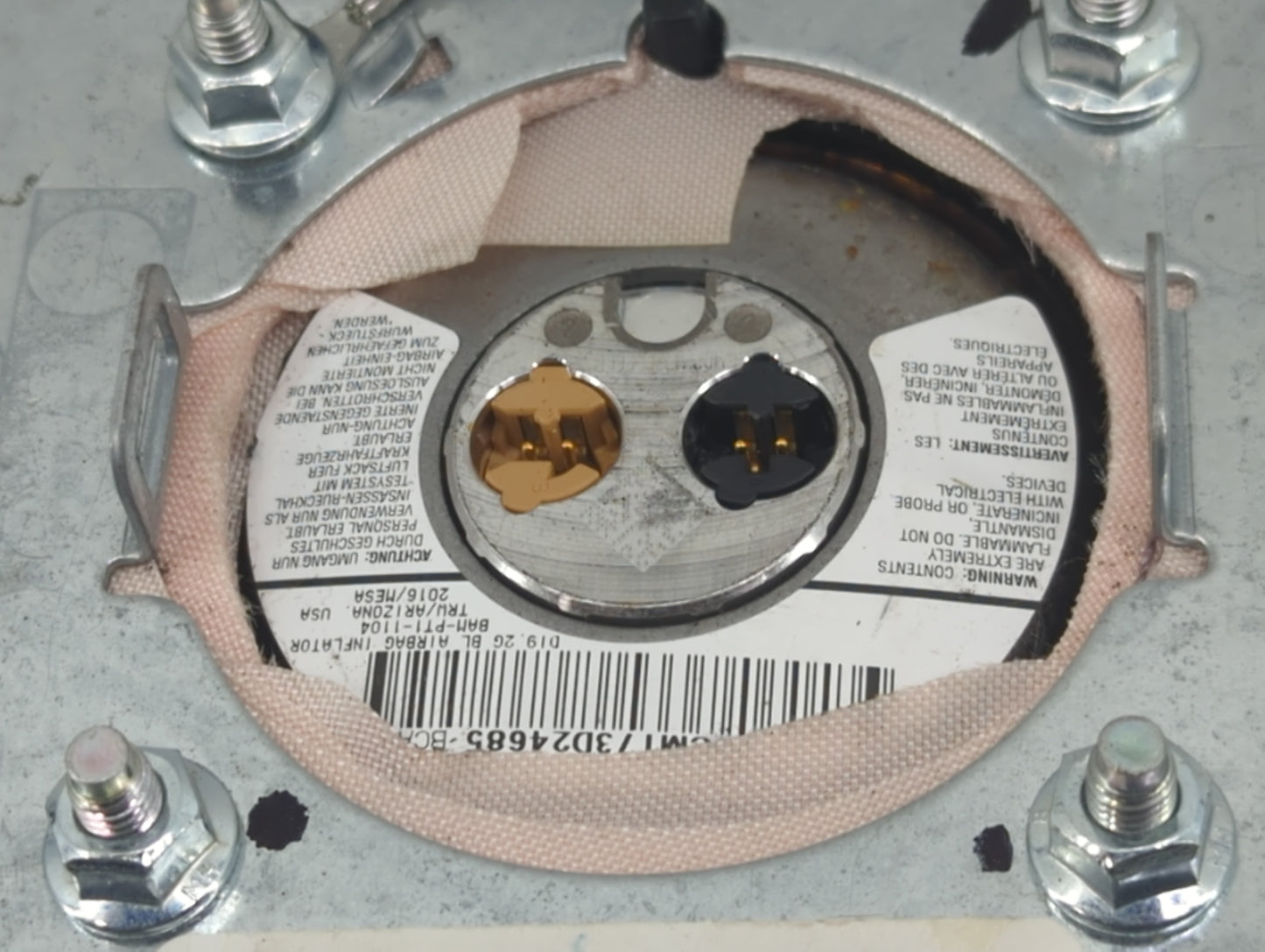 2005-2005 Dodge Durango Air Bag Driver Left Steering Wheel Mounted - Oemusedautoparts1.com