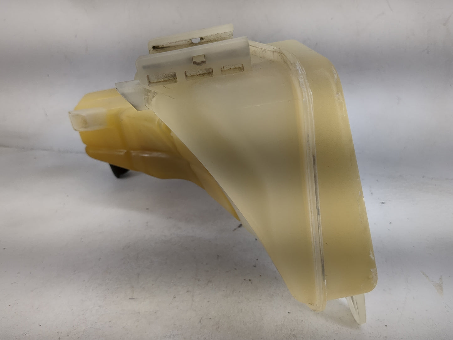 2005-2005 Dodge Magnum Radiator Coolant Overflow Expansion Tank Bottle - Oemusedautoparts1.com