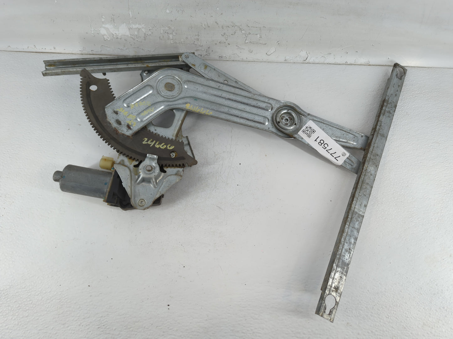 2002-2008 Dodge Ram 1500 Driver Left Front Window Regulator - Oemusedautoparts1.com