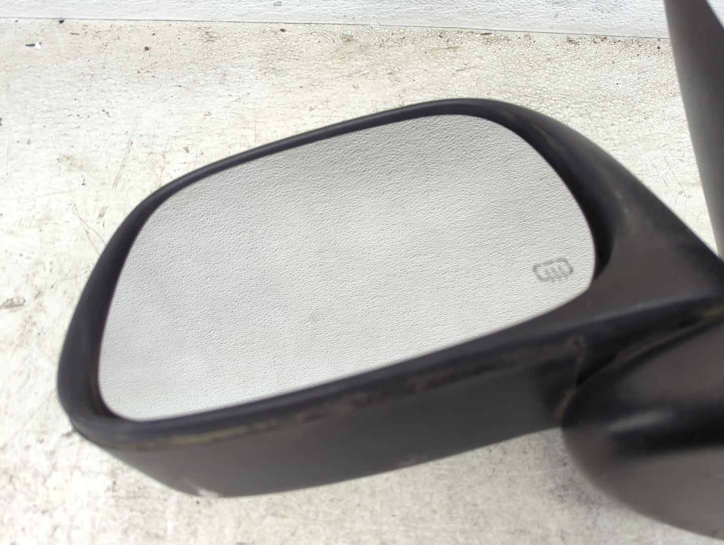 2002-2008 Dodge Ram 1500 Driver Side View Mirror - Left Door Mirror OEM Used - Oemusedautoparts1.com