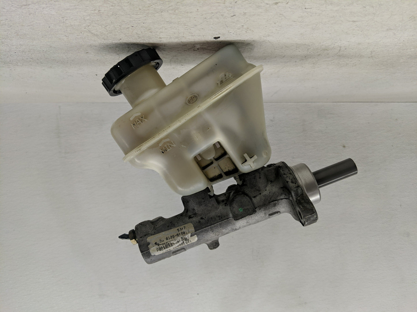 2005-2007 Ford Escape Brake Master Cylinder - Oemusedautoparts1.com