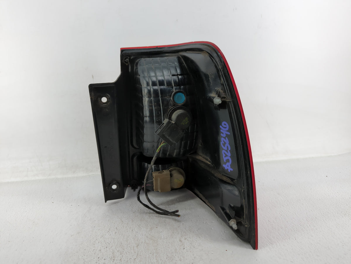 2003-2006 Ford Expedition Tail Light Assembly Driver Left OEM P/N:2L1X-13B505-A 44ZH-1577B Fits Fits 2003 2004 2005 2006 OEM