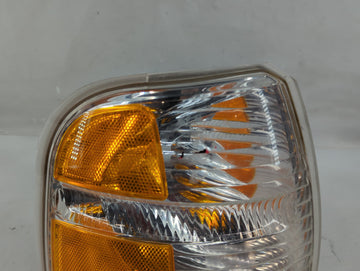 2004-2005 Ford Explorer Passenger Right Oem Front Light Lamp
