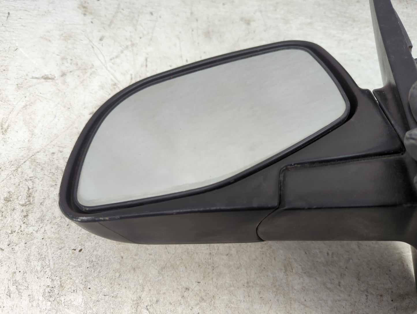 2003-2005 Ford Explorer Driver Side View Mirror - Left Door Mirror OEM Used - Oemusedautoparts1.com