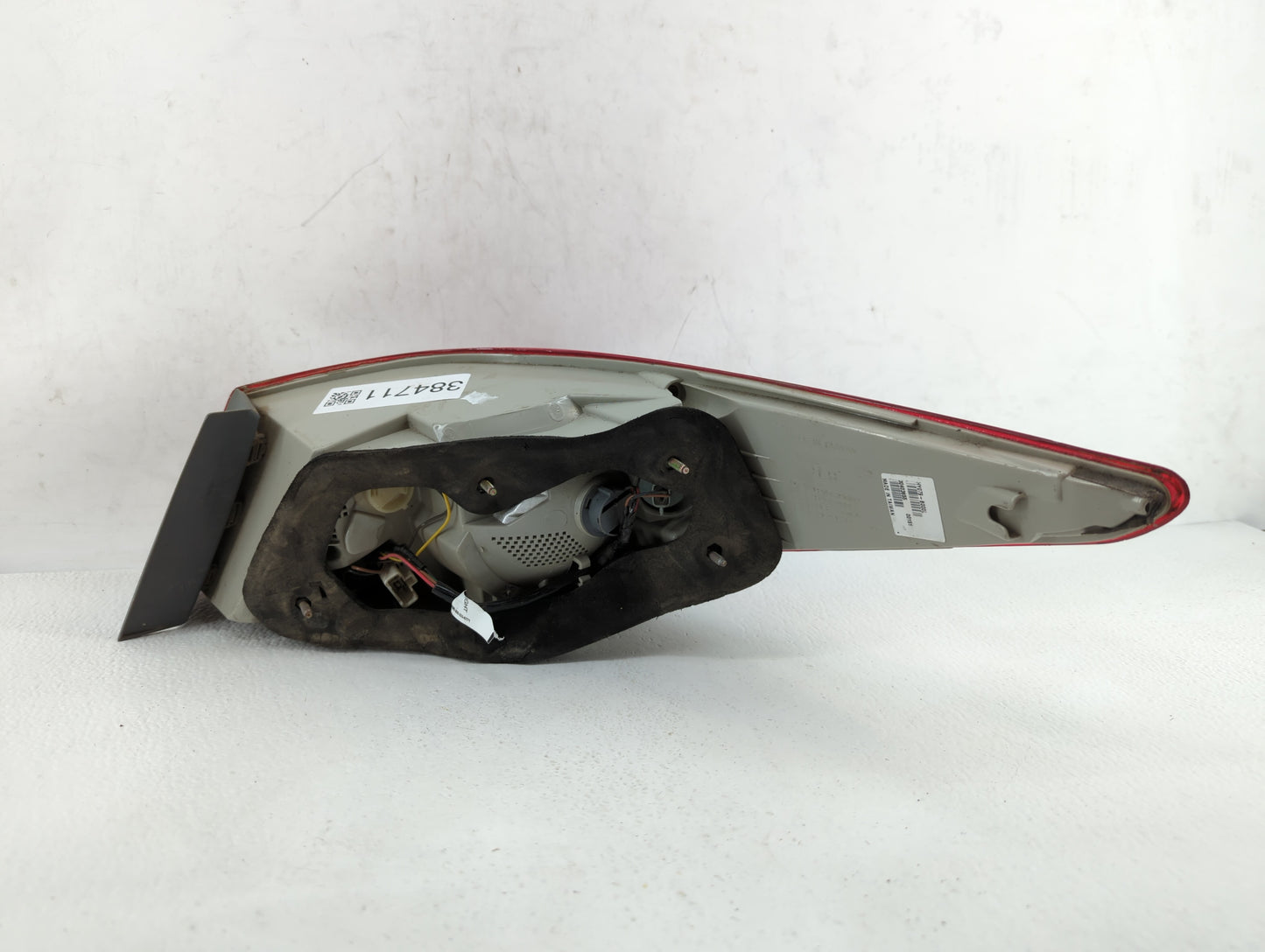 2002-2005 Ford Explorer Tail Light Assembly Driver Left OEM P/N:1L2X-13B505-B Fits Fits 2002 2003 2004 2005 OEM Used Auto Pa