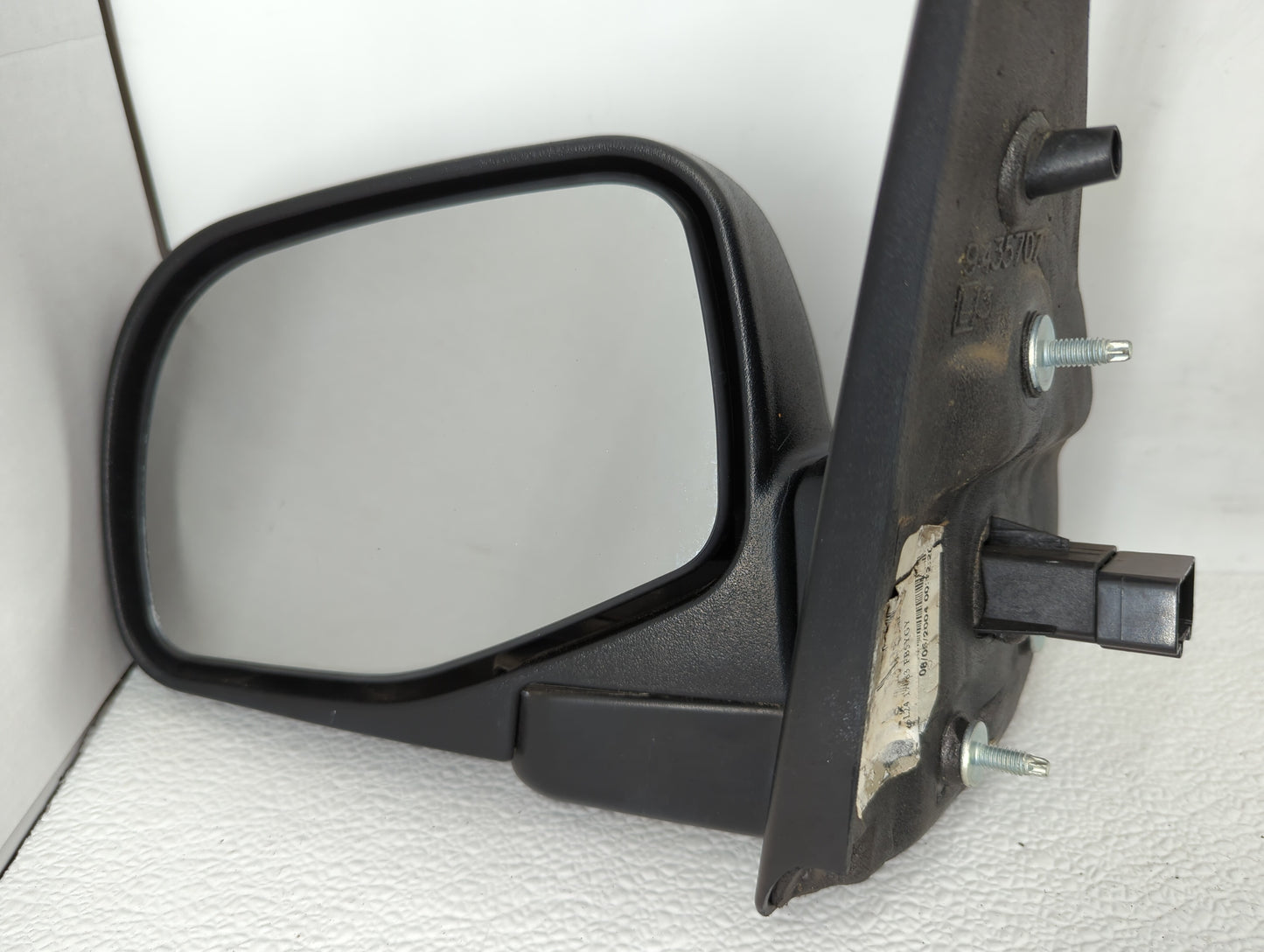 2002-2005 Ford Explorer Driver Side View Mirror - Left Door Mirror OEM Used - Oemusedautoparts1.com