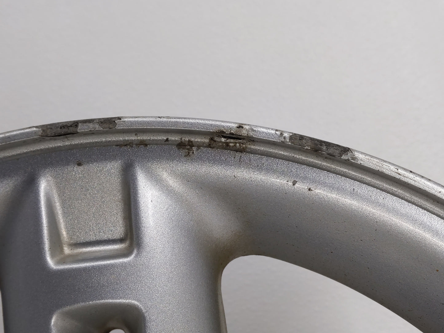 2004-2005 Ford Explorer Oem Wheel Rim 781592 - Oemusedautoparts1.com