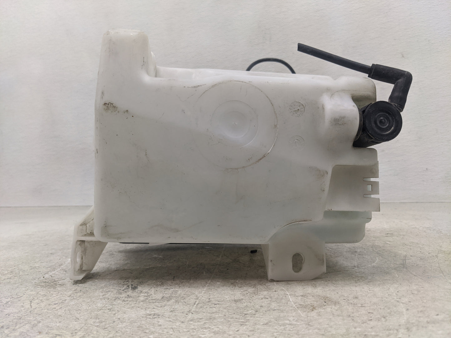 1998-2006 Ford F-150 Windshield Washer Fluid Reservoir Bottle Oem - Oemusedautoparts1.com