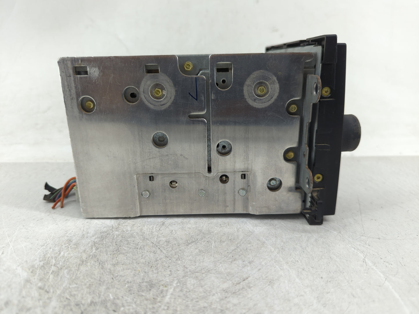 2005 Ford F-150 Radio AM FM Cd Player Receiver Replacement P/N:5L3T-18C815-FJ Fits OEM Used Auto Parts - Oemusedautoparts1.c
