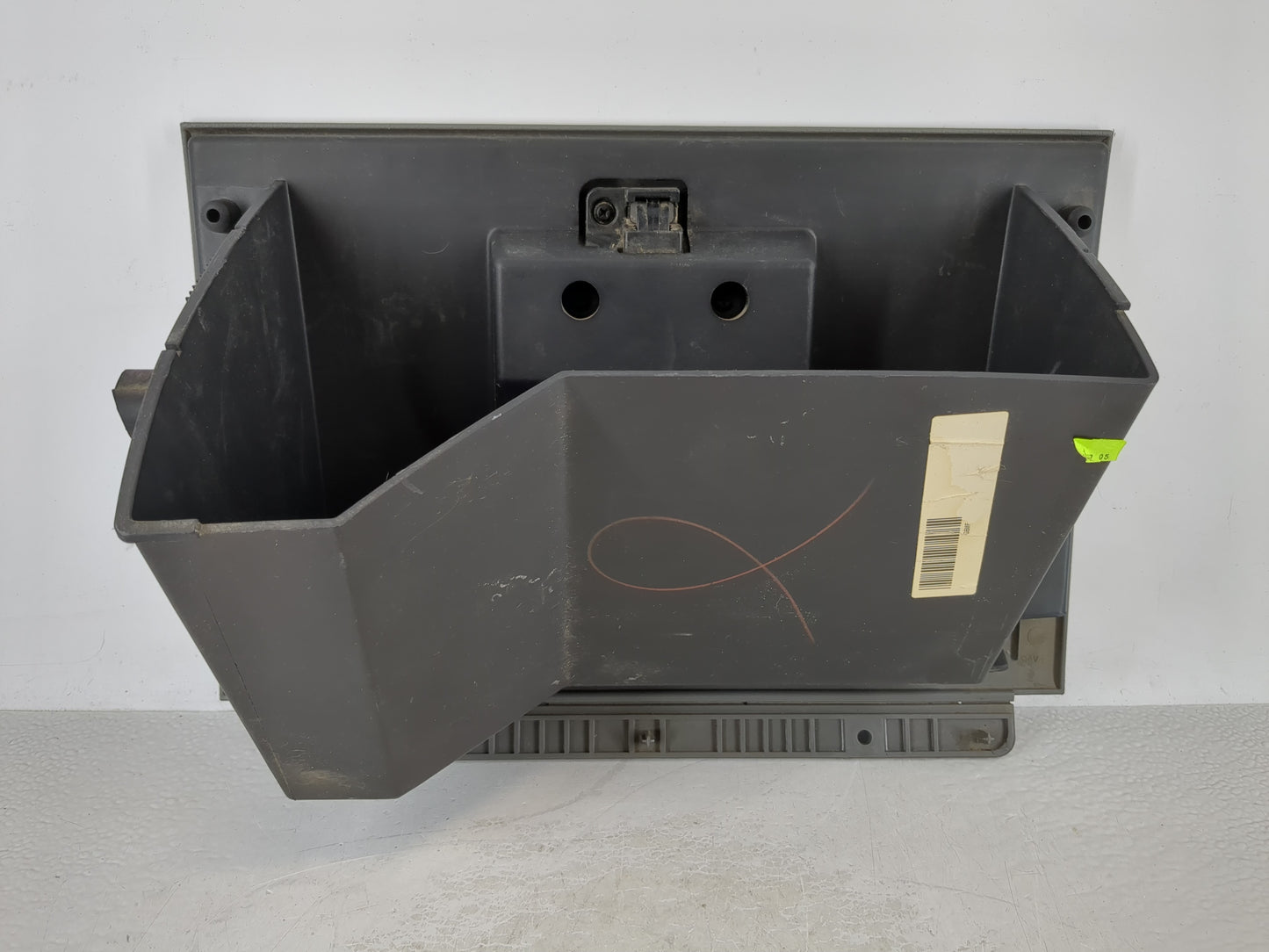2005 Ford F-150 Passenger Glove Box Door Storage Compartment - Oemusedautoparts1.com