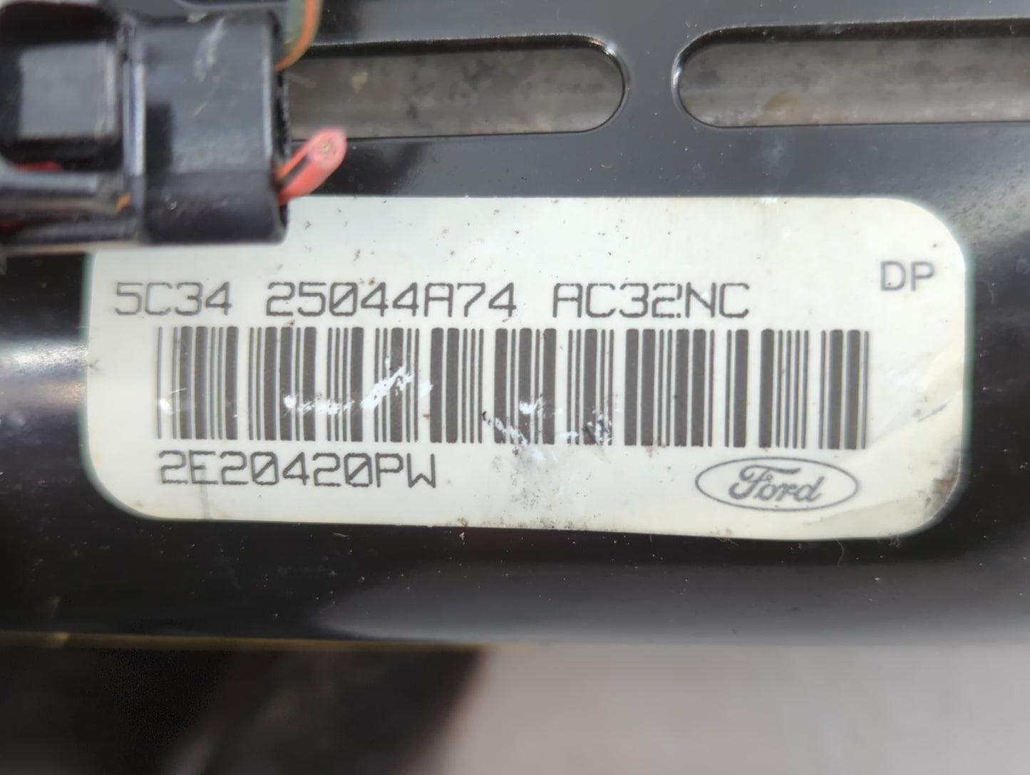 2005-2007 Ford F-250 Super Duty Air Bag Passenger Right Dashboard OEM P/N:AC32NC 25044R74, 2E2040420PW Fits Fits 2005 2006 2