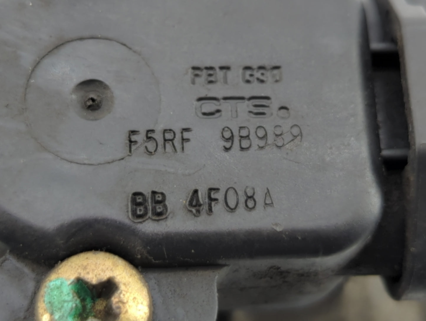 2004-2007 Ford Freestar Throttle Body P/N:F5RF 9B989 Fits Fits 2004 2005 2006 2007 OEM Used Auto Parts - Oemusedautoparts1.c