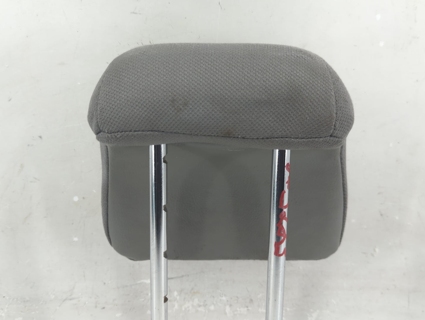 2005 Ford Freestyle Headrest Head Rest Rear Center Seat Fits OEM Used Auto Parts - Oemusedautoparts1.com