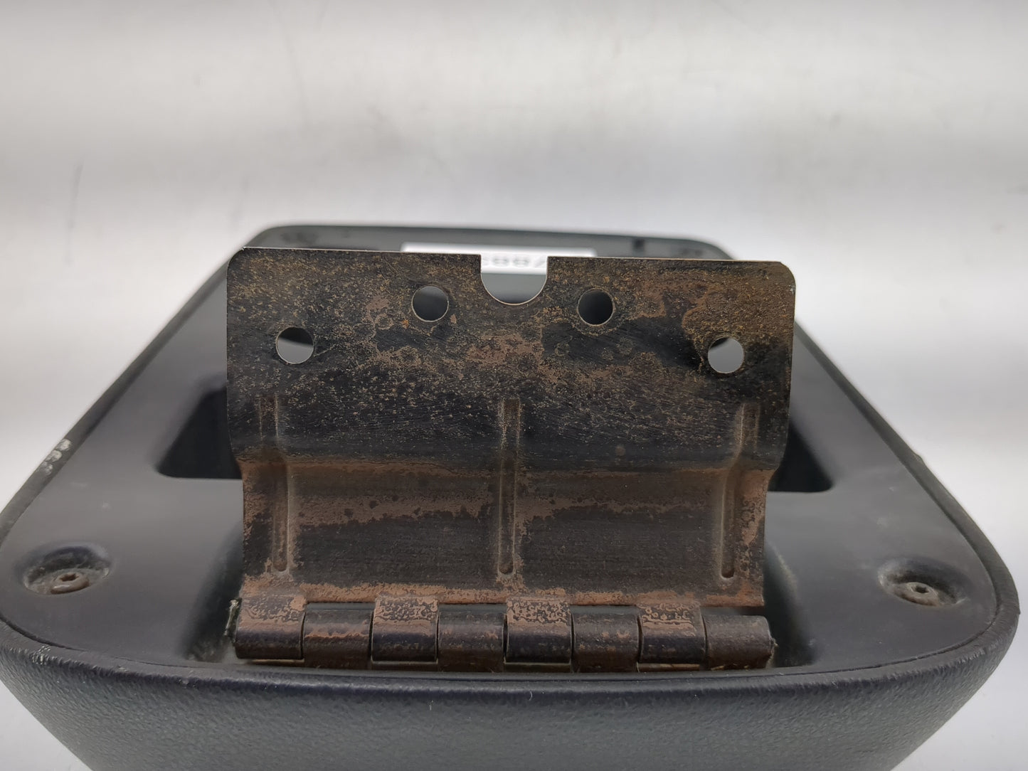 2005 Ford Freestyle Center Console Armrest Cover Lid Fits OEM Used Auto Parts - Oemusedautoparts1.com