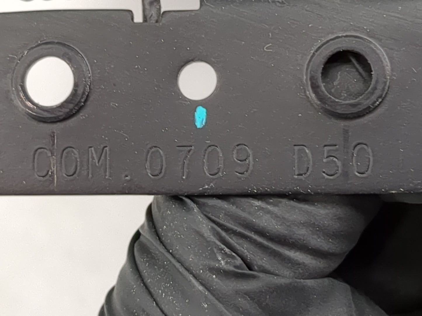 2005 Ford Freestyle Center Console Armrest Cover Lid Fits OEM Used Auto Parts - Oemusedautoparts1.com
