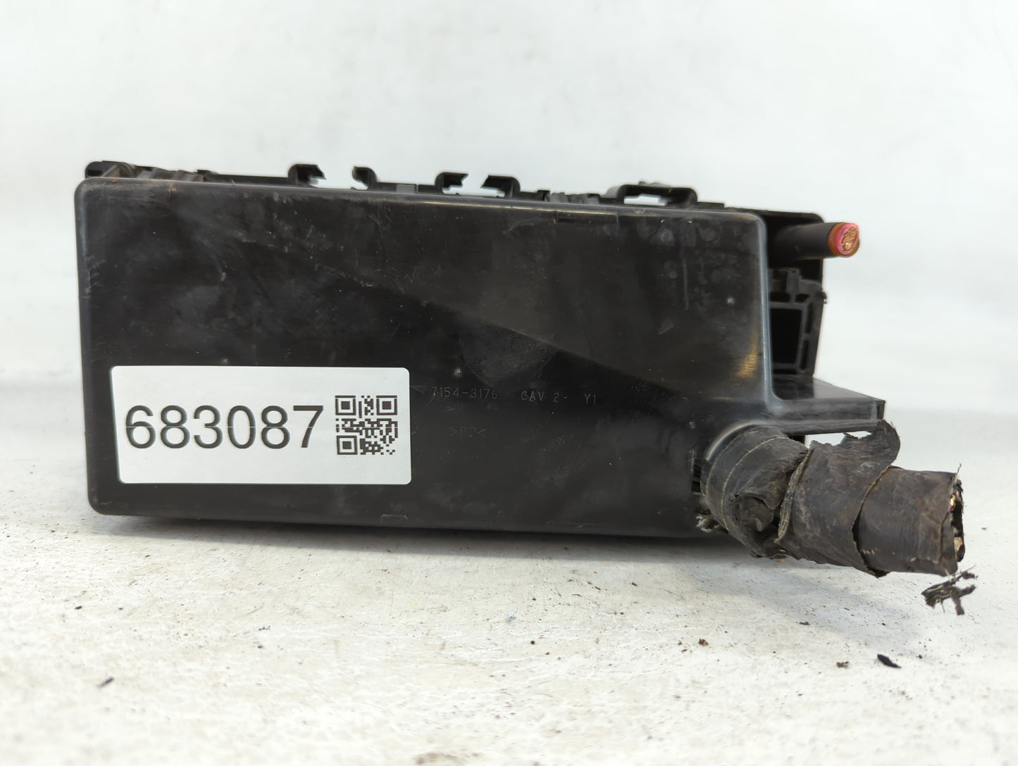 2005-2007 Ford Freestyle Fusebox Fuse Box Panel Relay Module P/N:U1520422311750 Fits Fits 2005 2006 2007 OEM Used Auto Parts