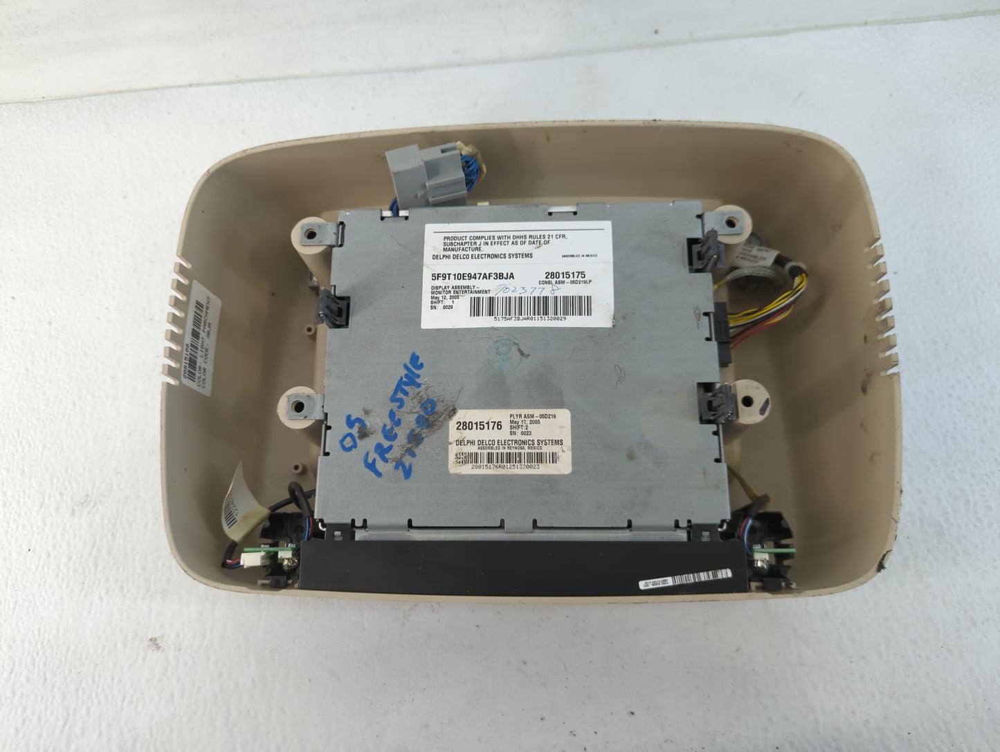2005-2007 Ford Freestyle Overhead Roof Console - Oemusedautoparts1.com
