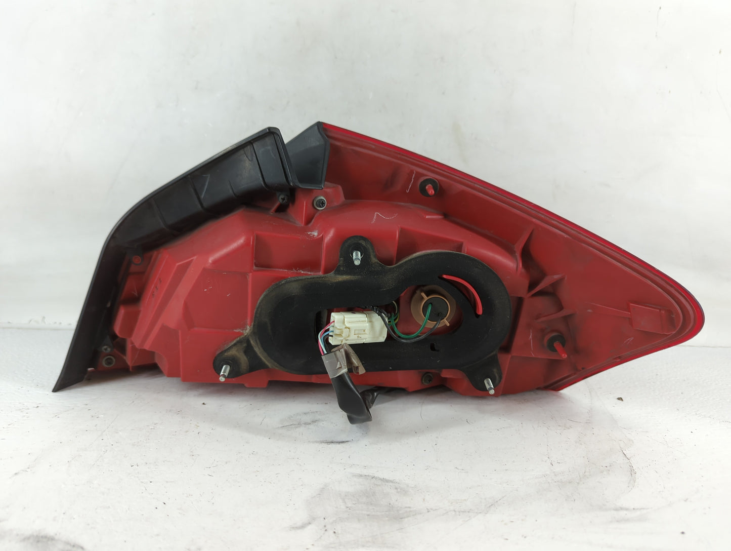 2005-2009 Ford Mustang Tail Light Assembly Driver Left OEM Fits Fits 2005 2006 2007 2008 2009 OEM Used Auto Parts - Oemuseda