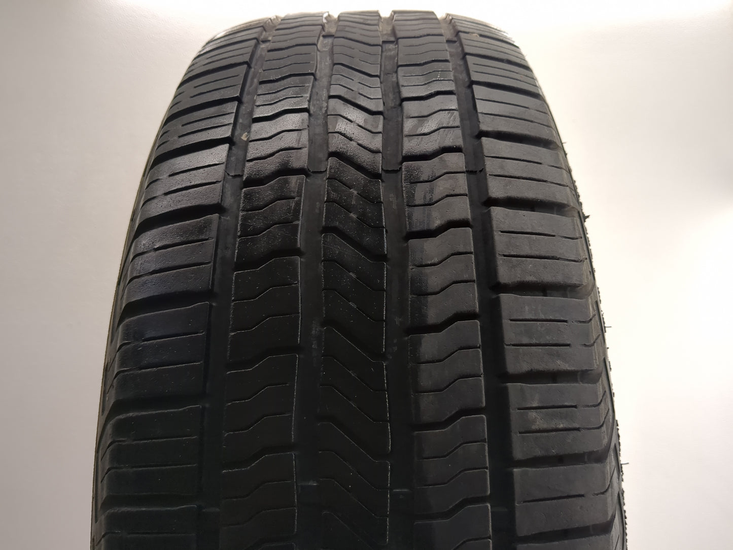 Used Tire 245/65R17 MASTERCRAFT STRATUS AS 107T - Tread Depth 6/32 - Oemusedautoparts1.com