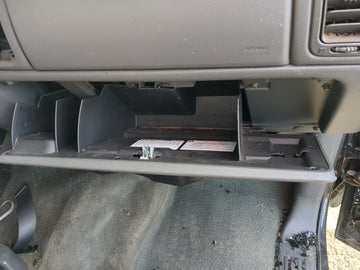 2005 Gmc Sierra 1500 Passenger Glove Box Door Storage Compartment