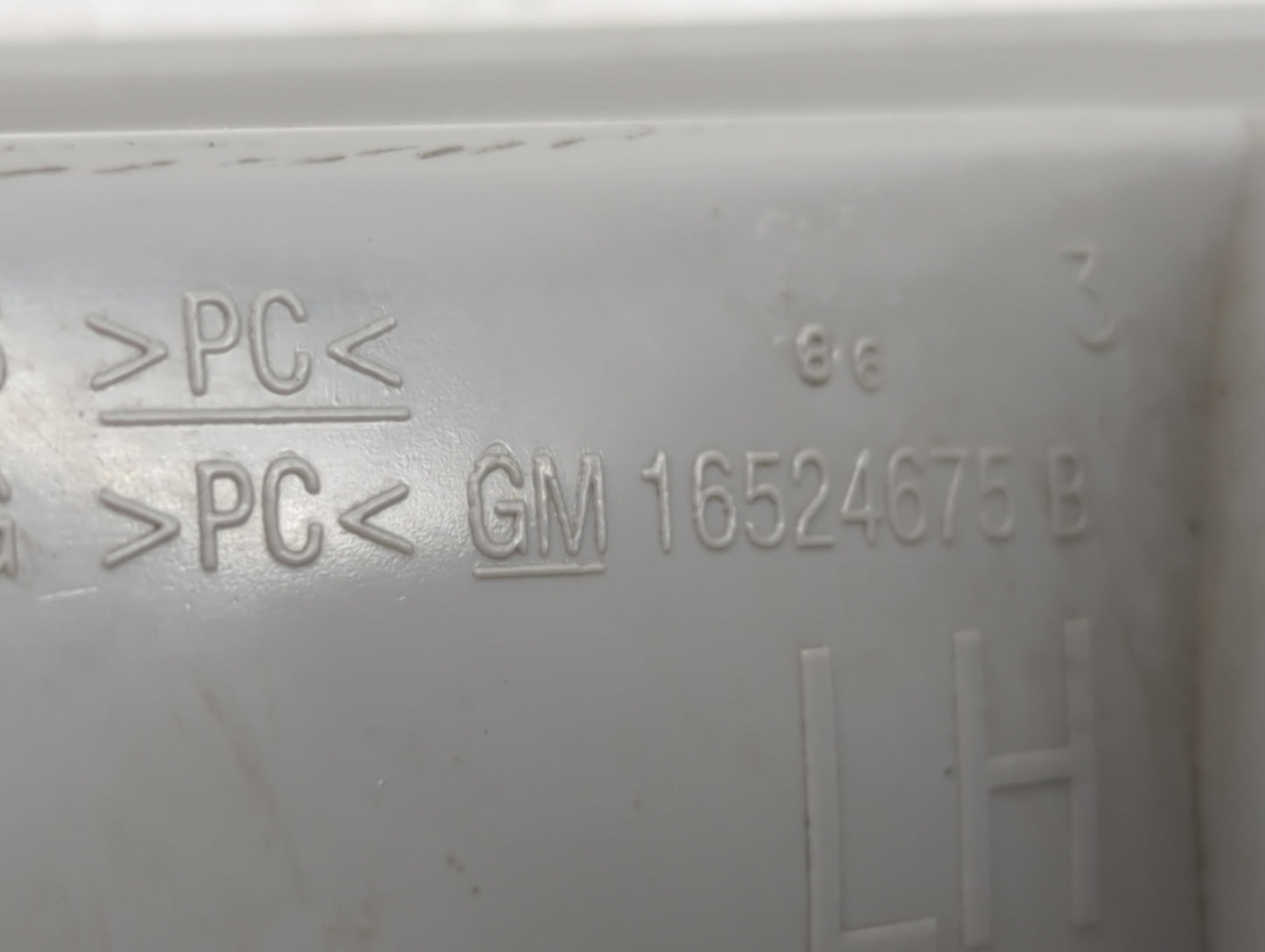 2000-2006 Gmc Yukon Xl 1500 Driver Left Oem Head Light Headlight Lamp - Oemusedautoparts1.com