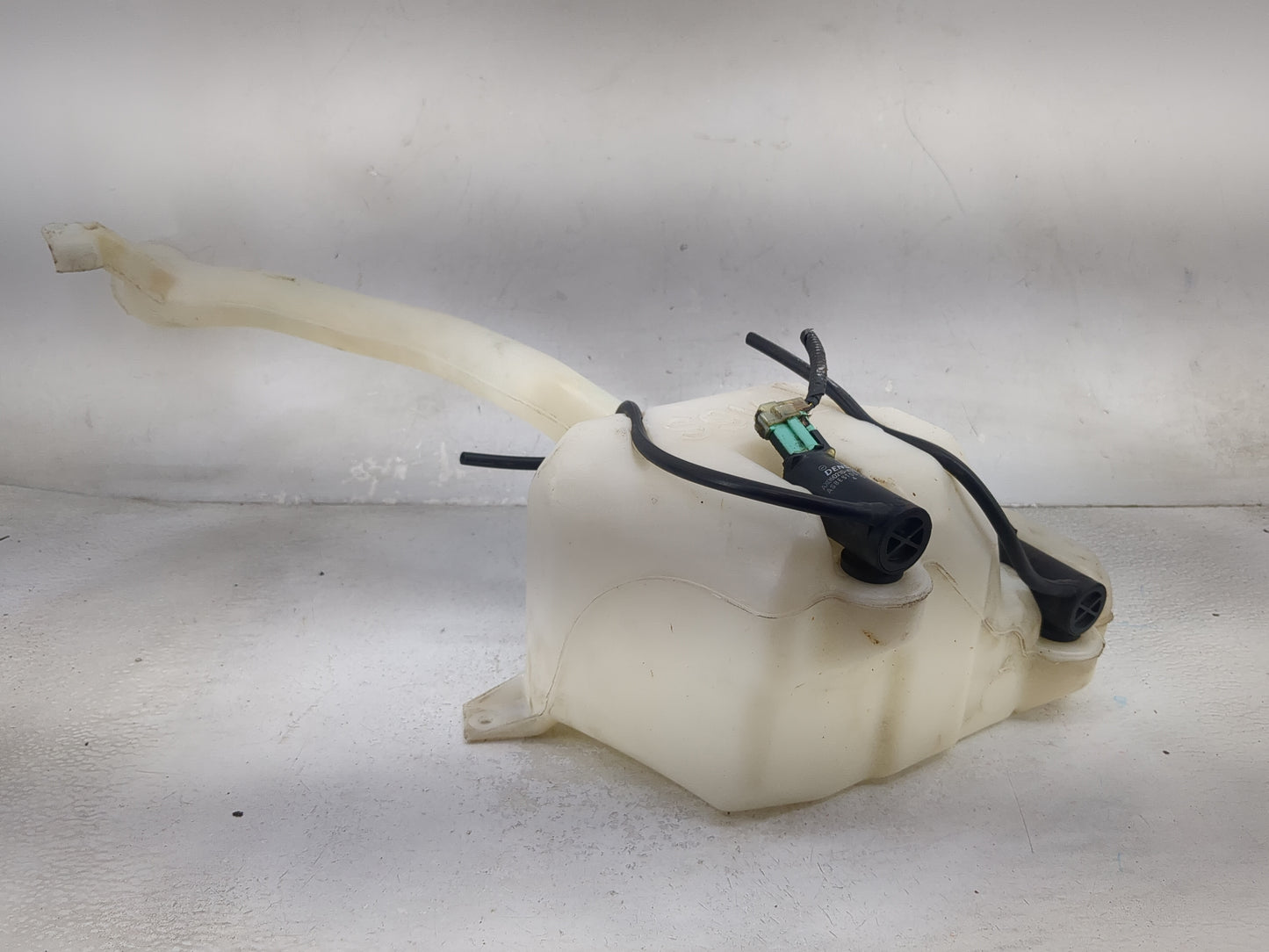 2003-2005 Honda Pilot Windshield Washer Fluid Reservoir Bottle Oem 1473924 - Oemusedautoparts1.com