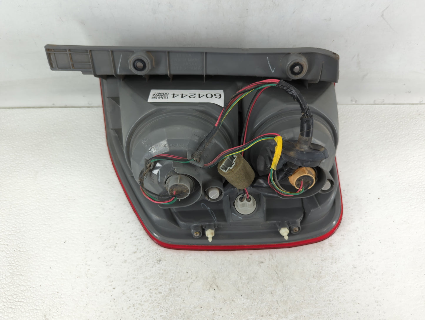 2003-2005 Honda Pilot Tail Light Assembly Passenger Right OEM Fits Fits 2003 2004 2005 OEM Used Auto Parts - Oemusedautopart