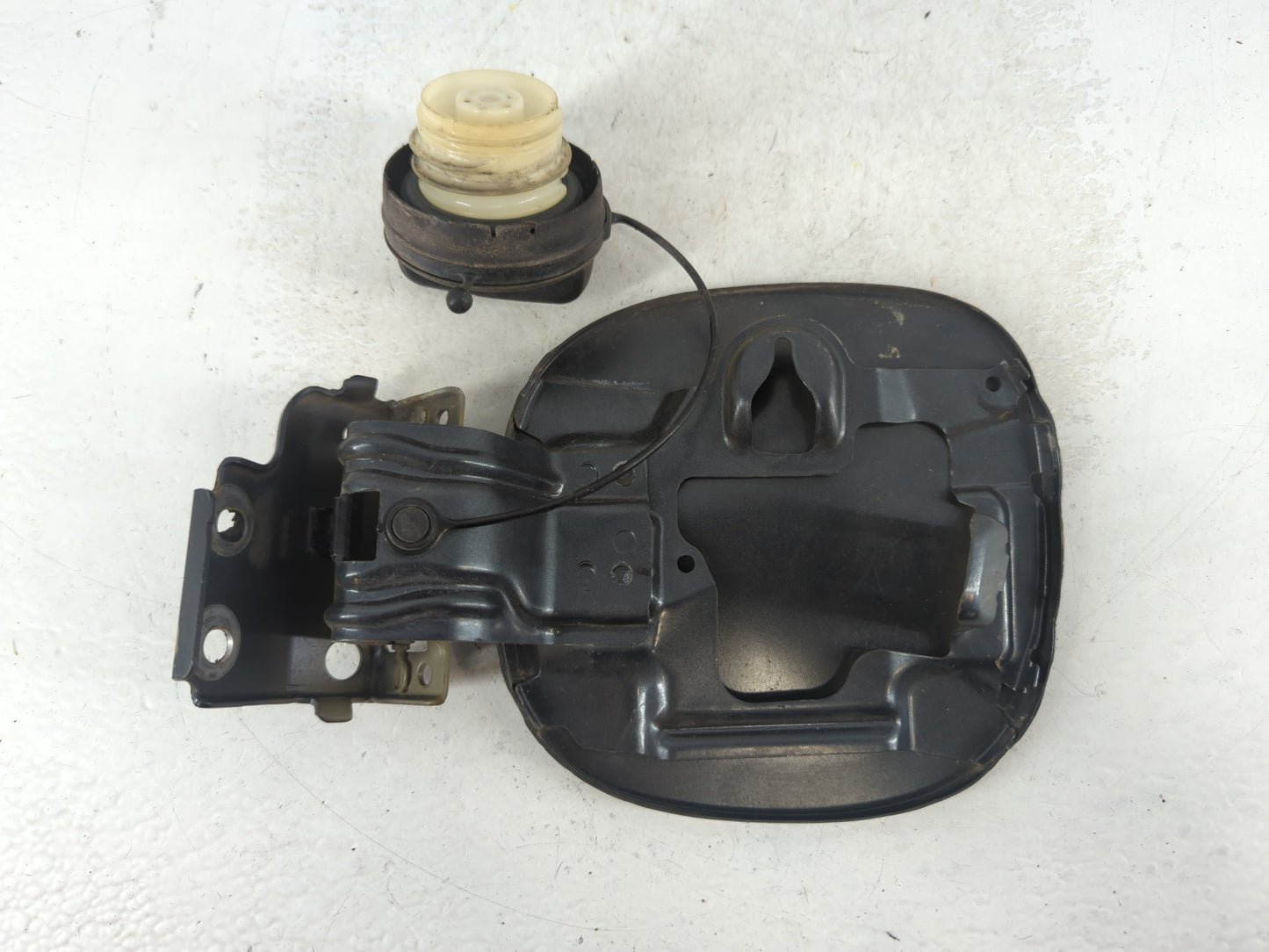 2005 Honda Pilot Fuel Tank Door Lid Gas Tank - Oemusedautoparts1.com