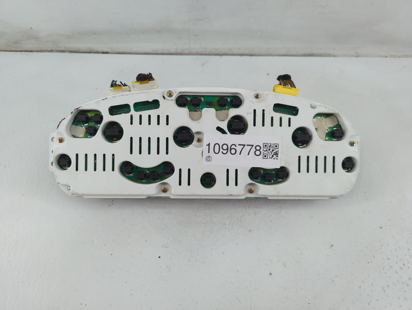 2004-2006 Hyundai Elantra Instrument Cluster Speedometer Gauges P/N:94004-2D030 Fits Fits 2004 2005 2006 OEM Used Auto Parts