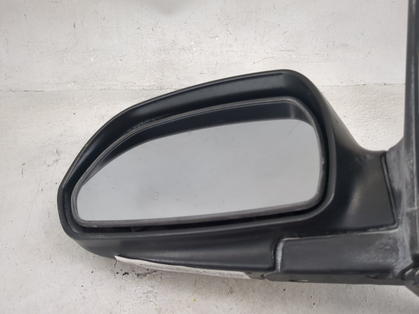 2001-2006 Hyundai Elantra Driver Side View Mirror - Left Door Mirror OEM Used - Oemusedautoparts1.com