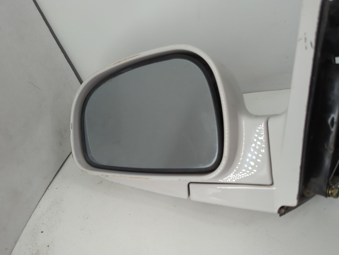 2005-2006 Hyundai Santa Fe Driver Side View Mirror - Left Door Mirror OEM Used - Oemusedautoparts1.com
