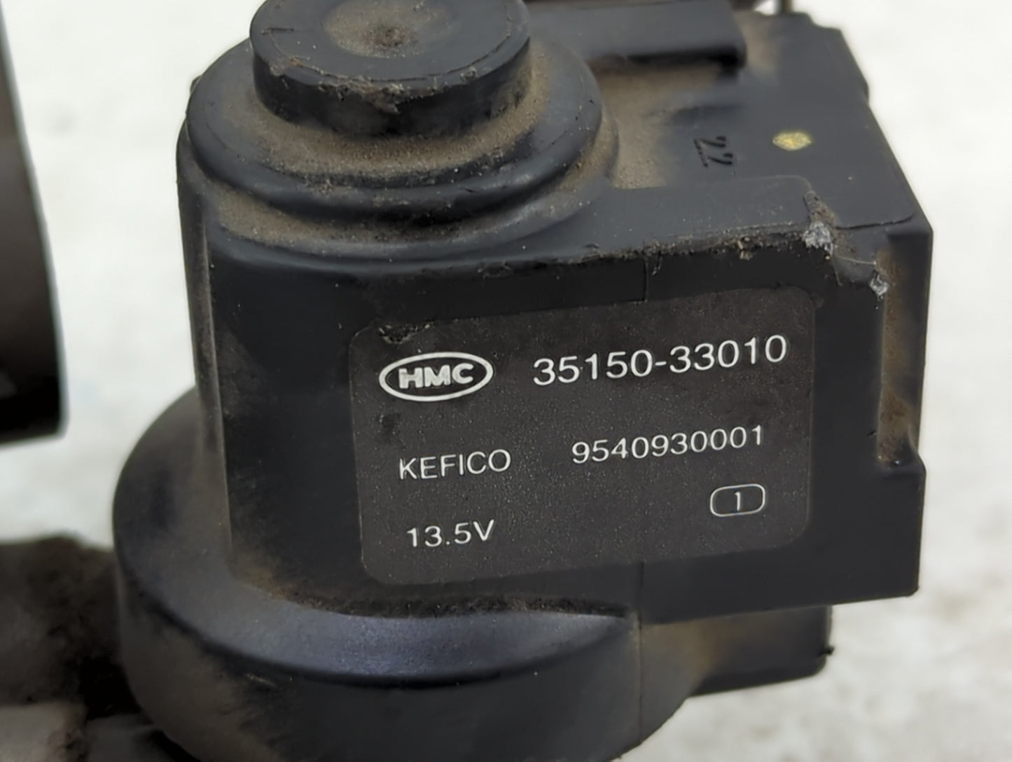 2005-2009 Hyundai Tucson Throttle Body P/N:35150-33010 Fits Fits 2005 2006 2007 2008 2009 2010 OEM Used Auto Parts - Oemused