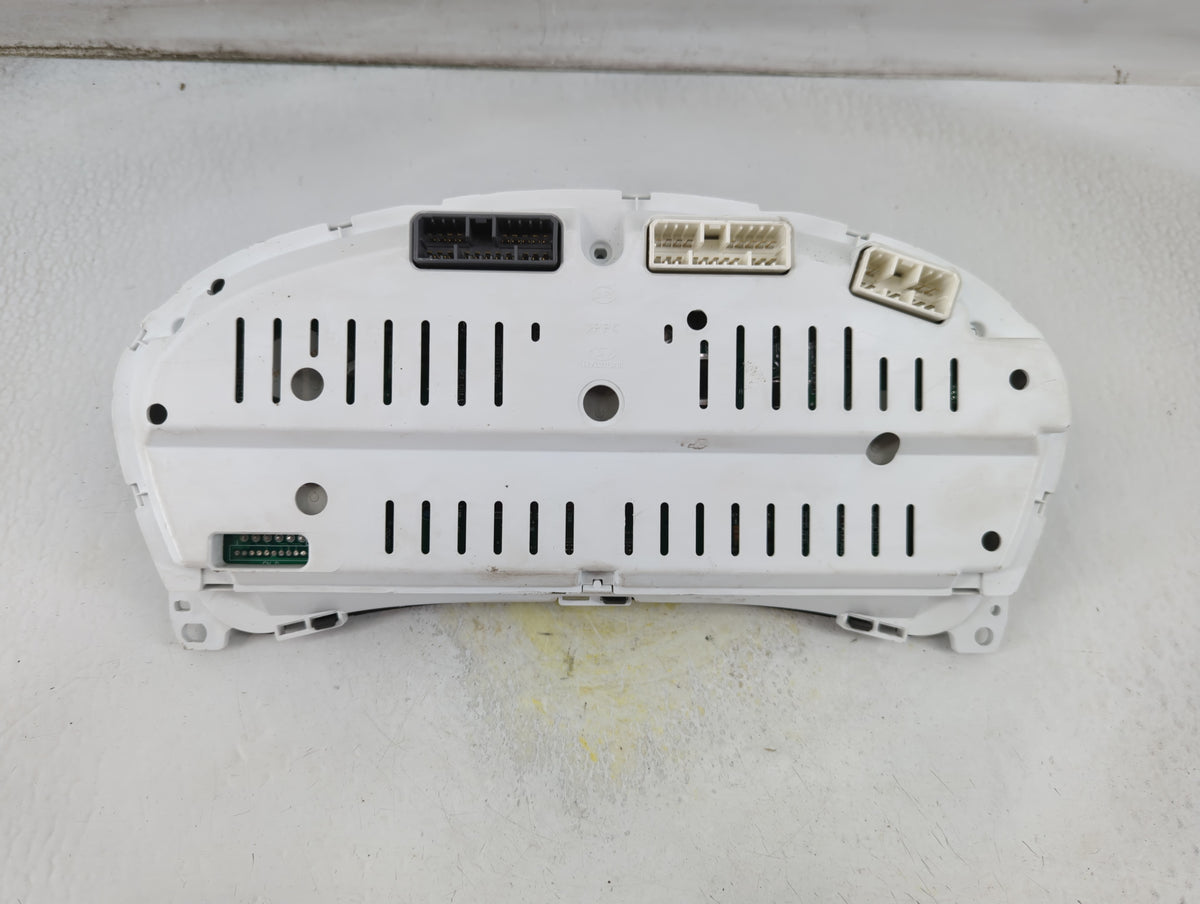 2005 Hyundai Tucson Instrument Cluster Speedometer Gauges P/N:94001-2E130 Miles:1K Fits OEM Used Auto Parts - Oemusedautopar