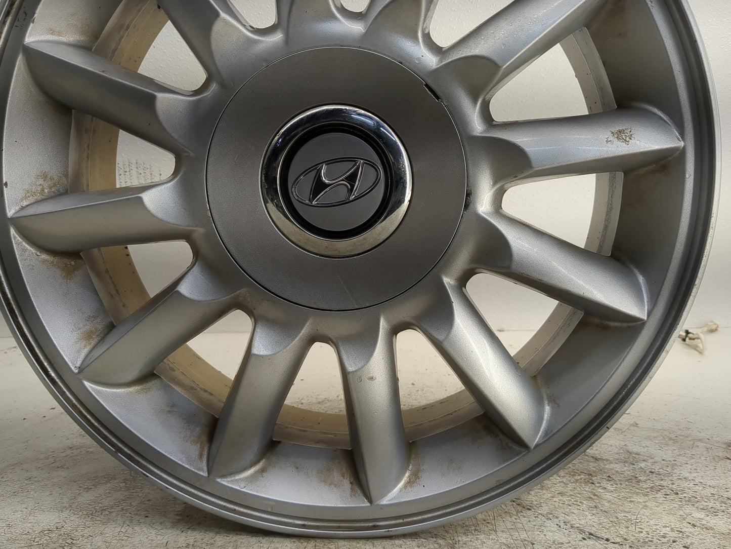 2004-2005 Hyundai Xg350 Oem Wheel Rim - Oemusedautoparts1.com
