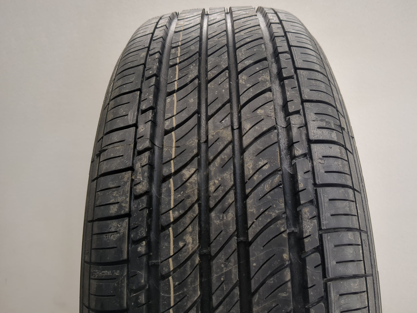 Used Tire 205/60R16 MICHELIN ENERGY MXV4 94H - Tread Depth 11/32 - Oemusedautoparts1.com