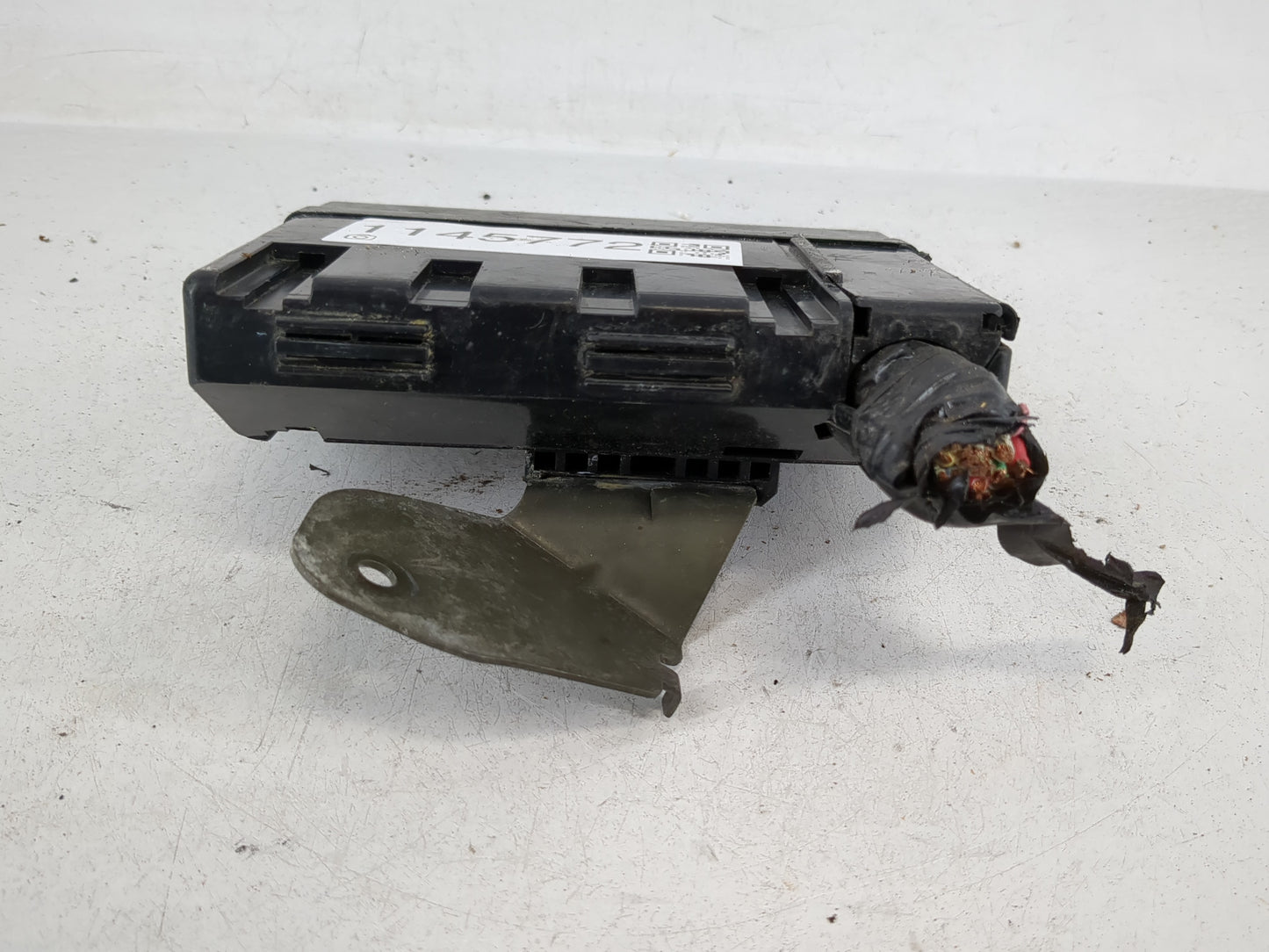 2003-2008 Infiniti Fx35 Fusebox Fuse Box Panel Relay Module Fits Fits 2003 2004 2005 2006 2007 2008 OEM Used Auto Parts - Oe
