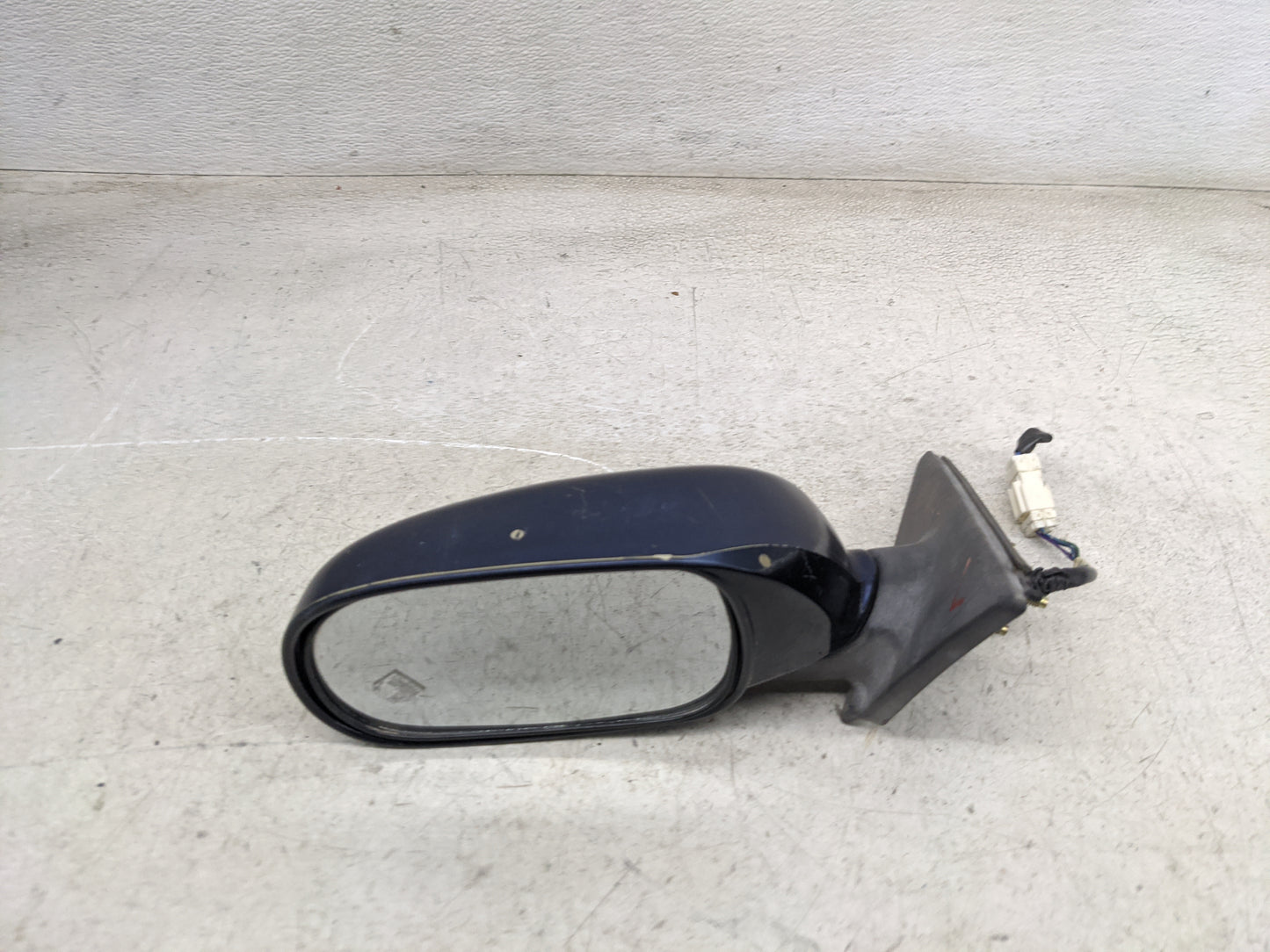 2005 Infiniti G35 Passenger Side View Mirror - Right Door Mirror OEM Used - Oemusedautoparts1.com