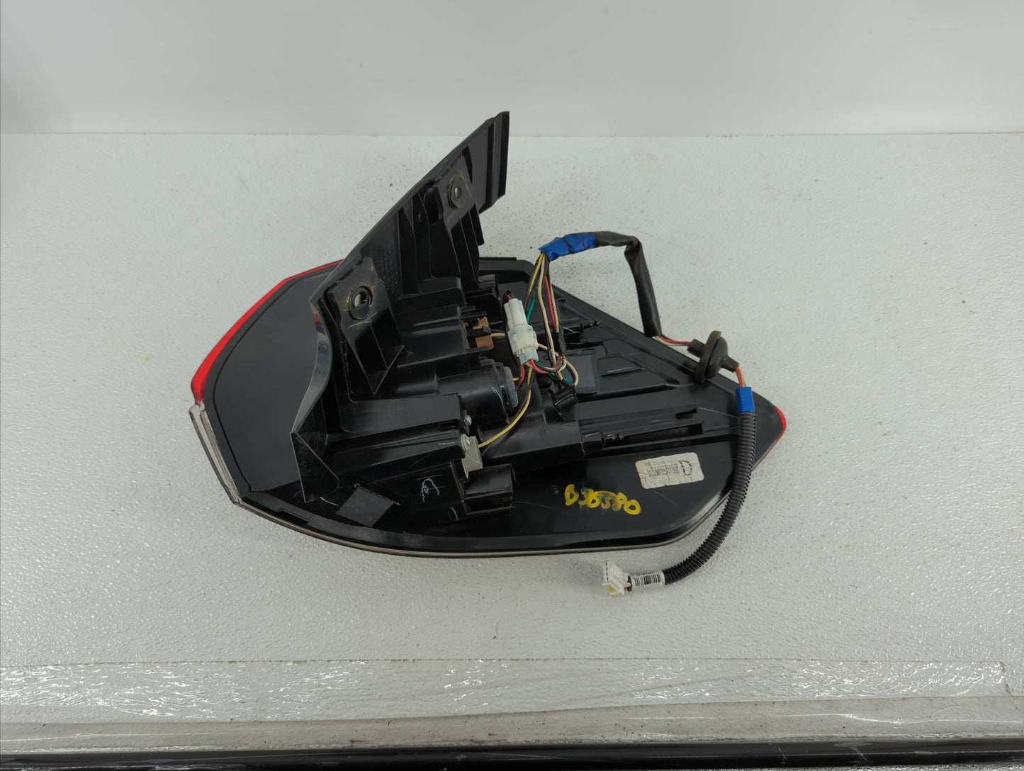 2002-2008 Jaguar X-Type Tail Light Assembly Driver Left OEM P/N:8902 1757A Fits Fits 2002 2003 2004 2005 2006 2007 2008 OEM