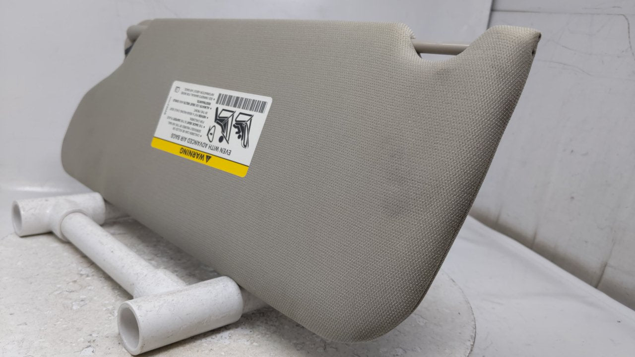 2005 Jeep Cherokee Sun Visor Shade Replacement Passenger Right Mirror Fits OEM Used Auto Parts - Oemusedautoparts1.com