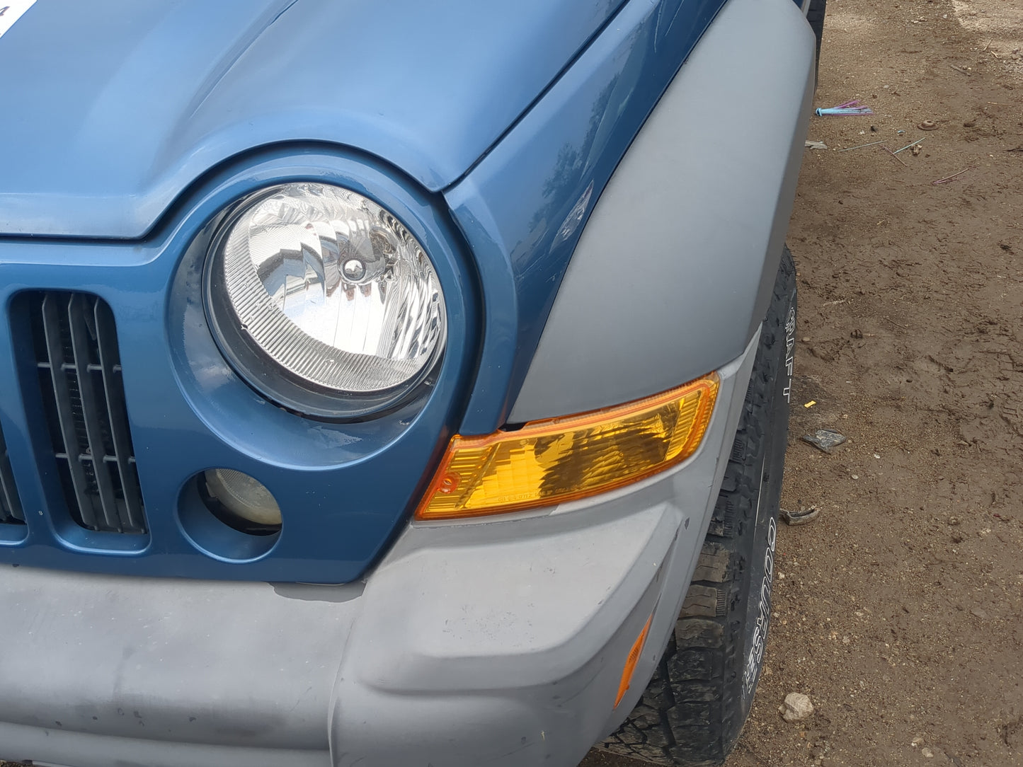 2005-2007 Jeep Liberty Driver Left Oem Head Light Headlight Lamp - Oemusedautoparts1.com