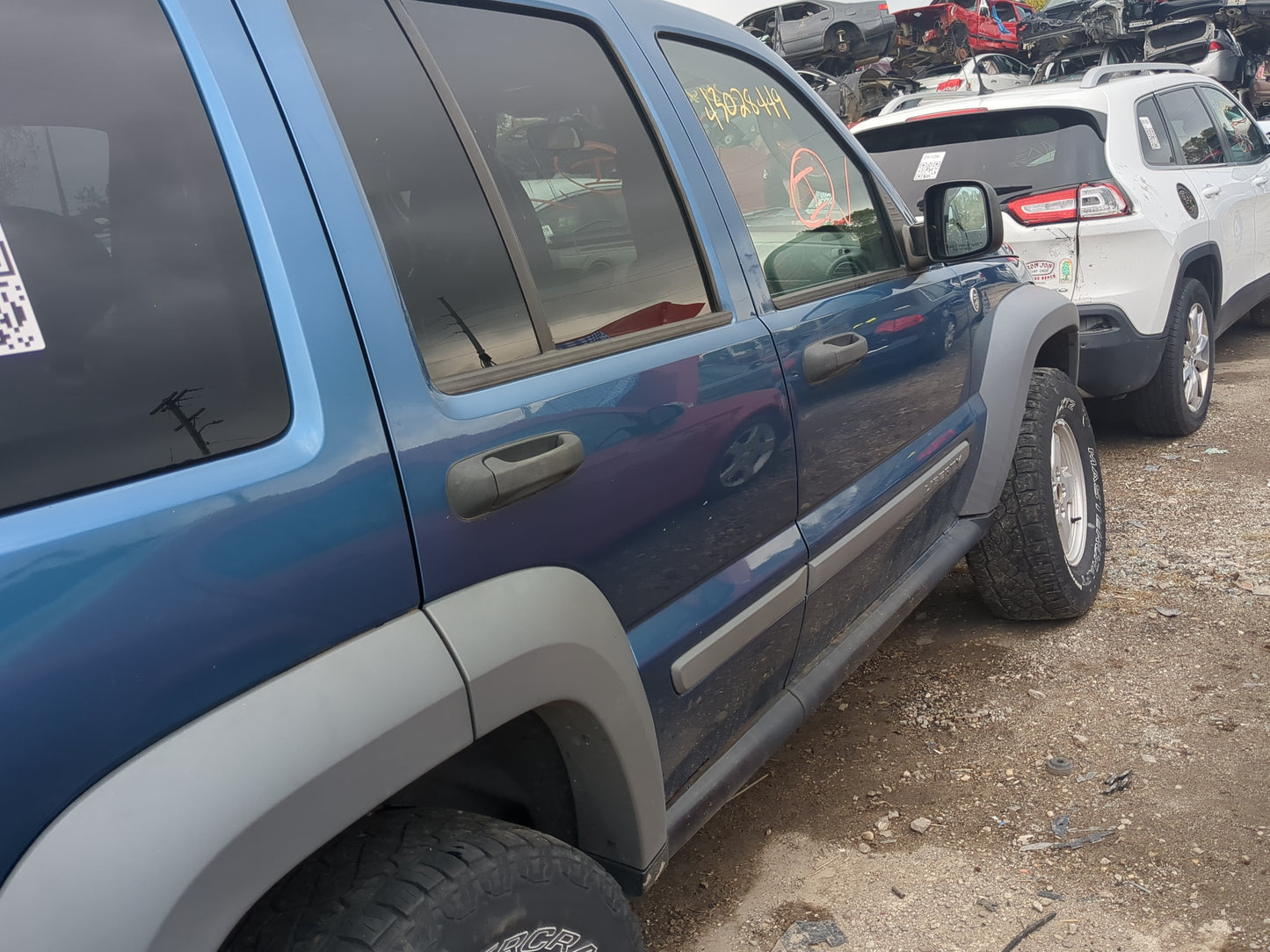2002-2007 Jeep Liberty Passenger Rear Door Oem - Oemusedautoparts1.com