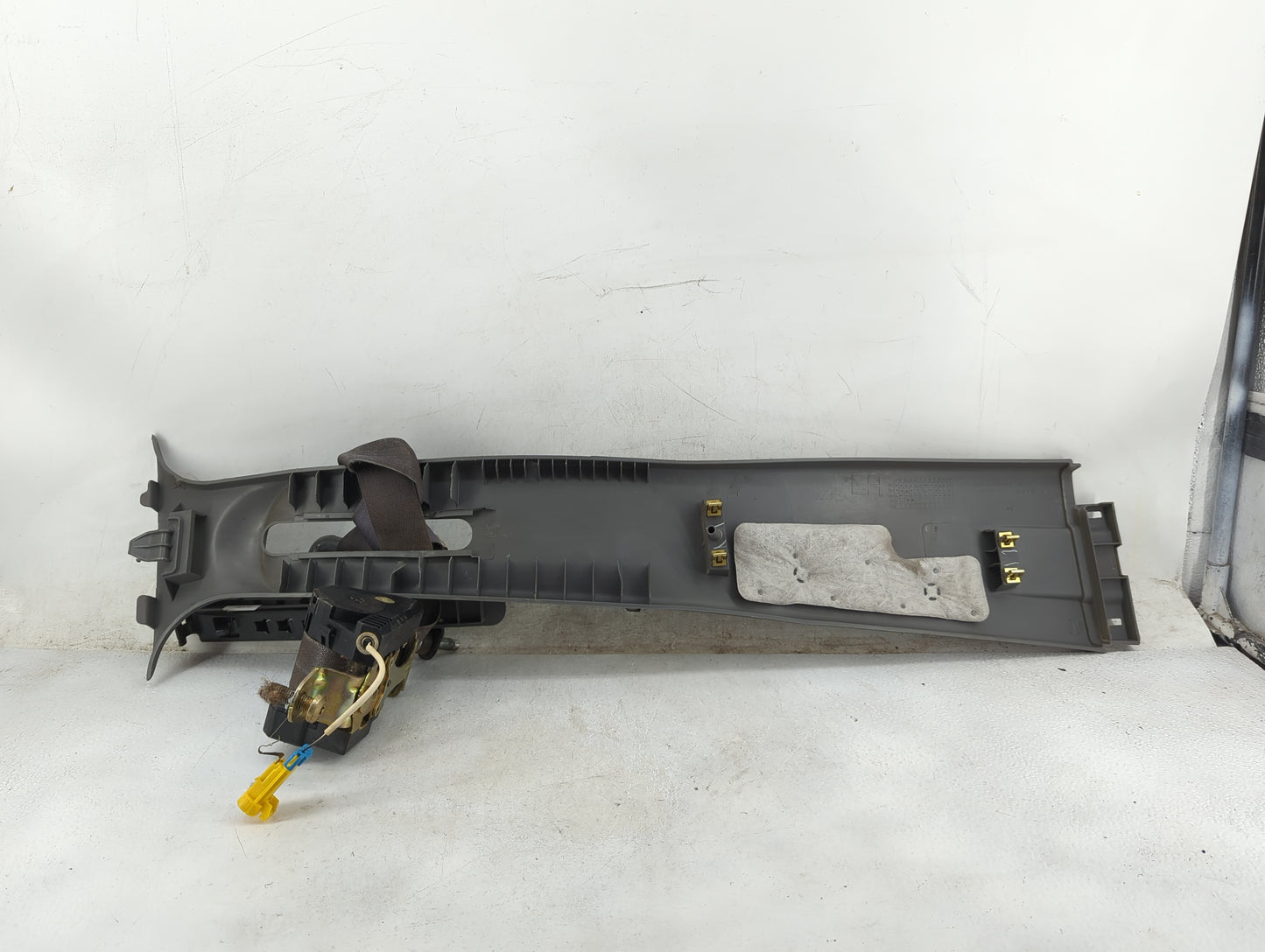 2002-2007 Jeep Liberty Drvier Front Seatbelt Retractor Grey - Oemusedautoparts1.com