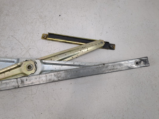 2002-2005 Kia Sedona Driver Left Front Window Regulator