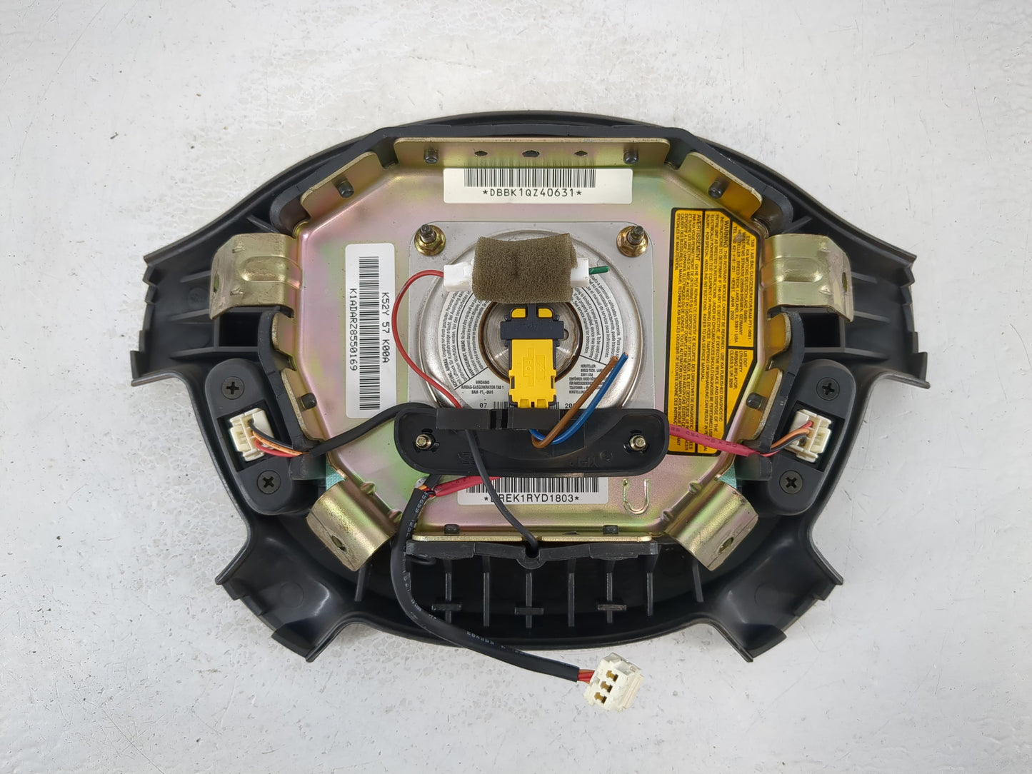 2002-2005 Kia Sedona Air Bag Driver Left Steering Wheel Mounted - Oemusedautoparts1.com