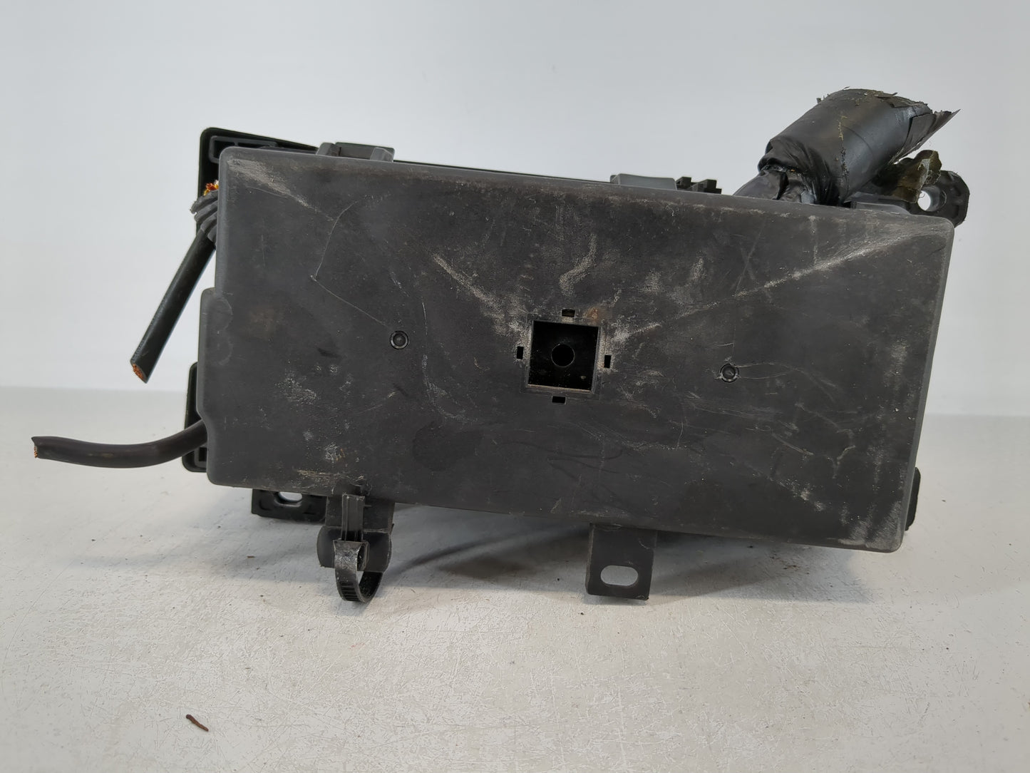 2003-2006 Kia Sorento Fusebox Fuse Box Panel Relay Module P/N:91160-3E000 Fits Fits 2003 2004 2005 2006 OEM Used Auto Parts