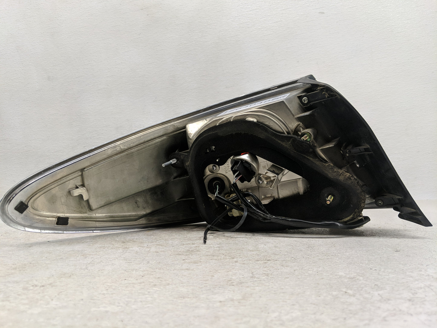 2004-2006 Lexus Es330 Tail Light Assembly Passenger Right OEM P/N:W21/5 7443 Fits Fits 2004 2005 2006 OEM Used Auto Parts -