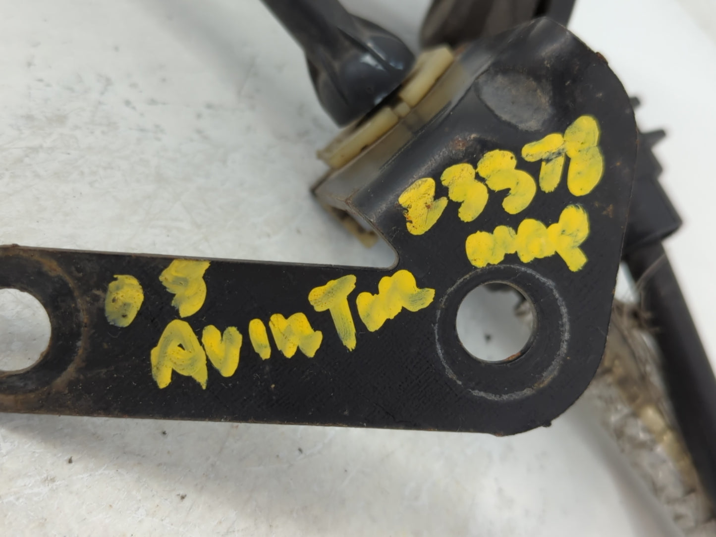 2005 Lincoln Aviator Floor Console Assembly Shifter - Oemusedautoparts1.com