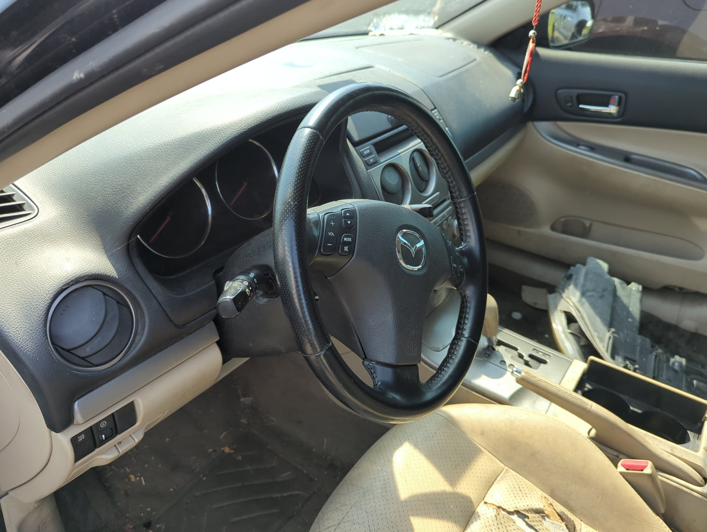2003-2008 Mazda 6 Air Bag Driver Left Steering Wheel Mounted Black - Oemusedautoparts1.com