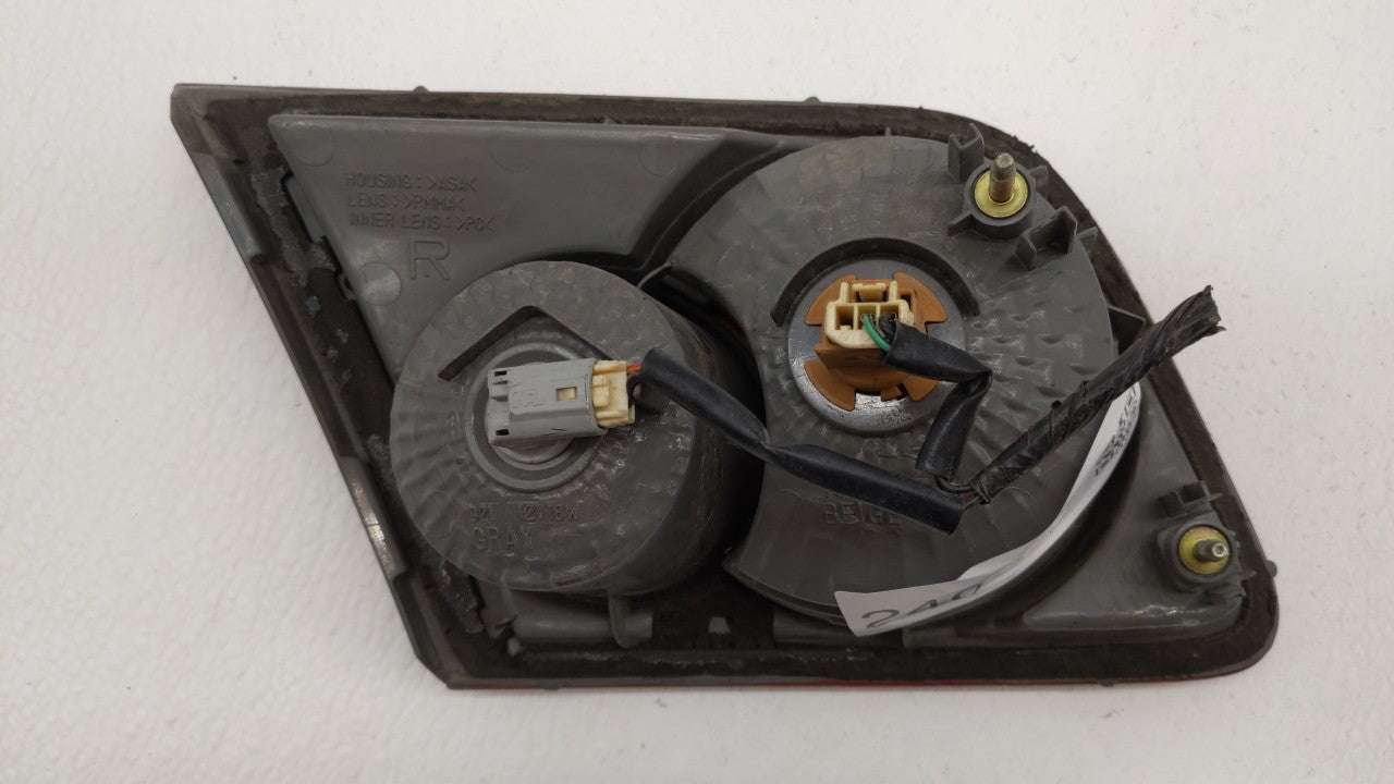 2003-2005 Mazda 6 Tail Light Assembly Passenger Right OEM P/N:2TZ 950 200 2TZ950200 Fits Fits 2003 2004 2005 OEM Used Auto P