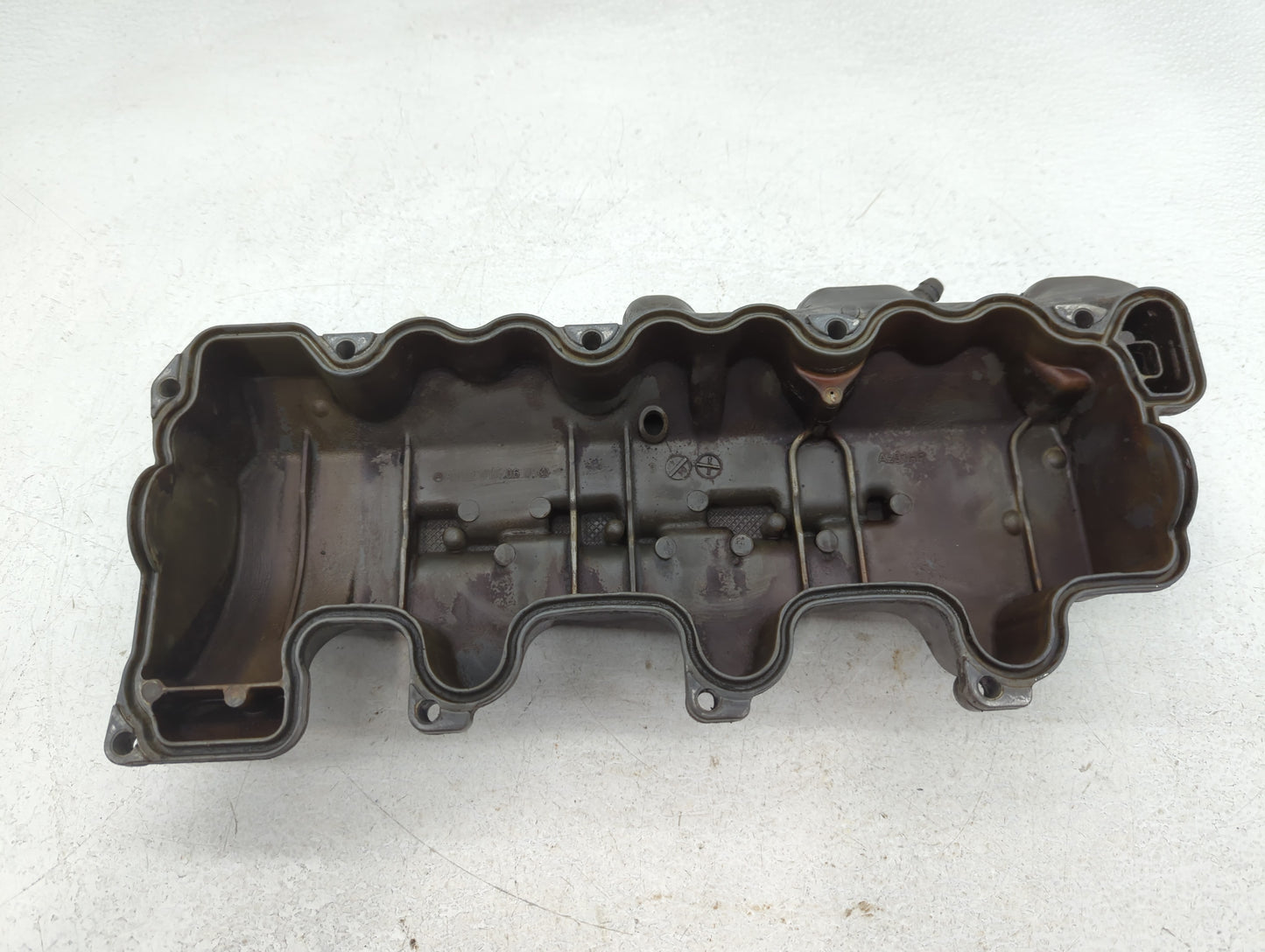 2005 Mercedes-Benz Ml350 Driver Left Cylinder Head Valve Cover P/N:A112 016 06 05 Fits OEM Used Auto Parts - Oemusedautopart